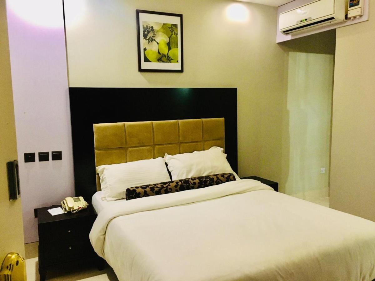 BW Starfire Hotel Ikeja Dış mekan fotoğraf