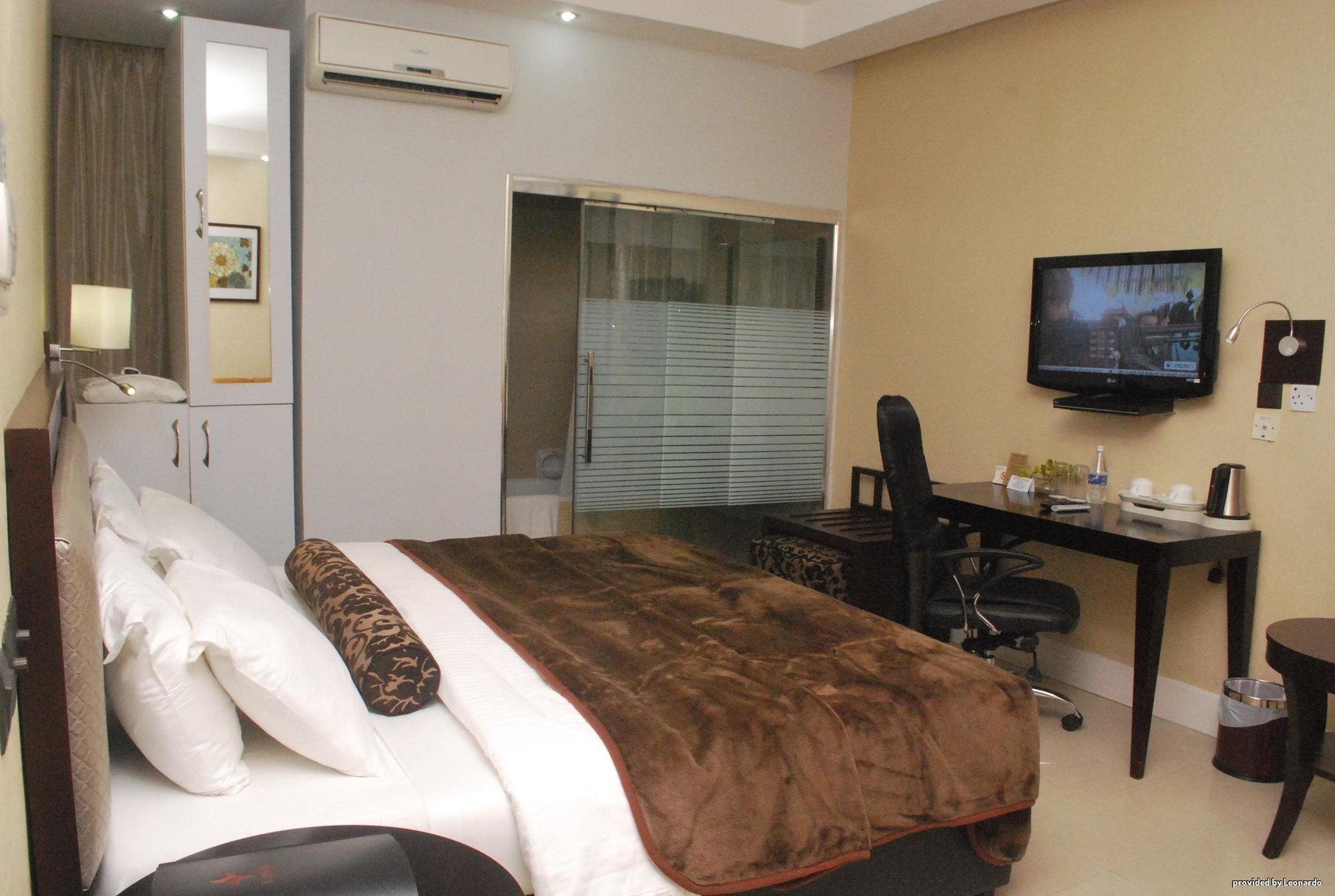 BW Starfire Hotel Ikeja Dış mekan fotoğraf