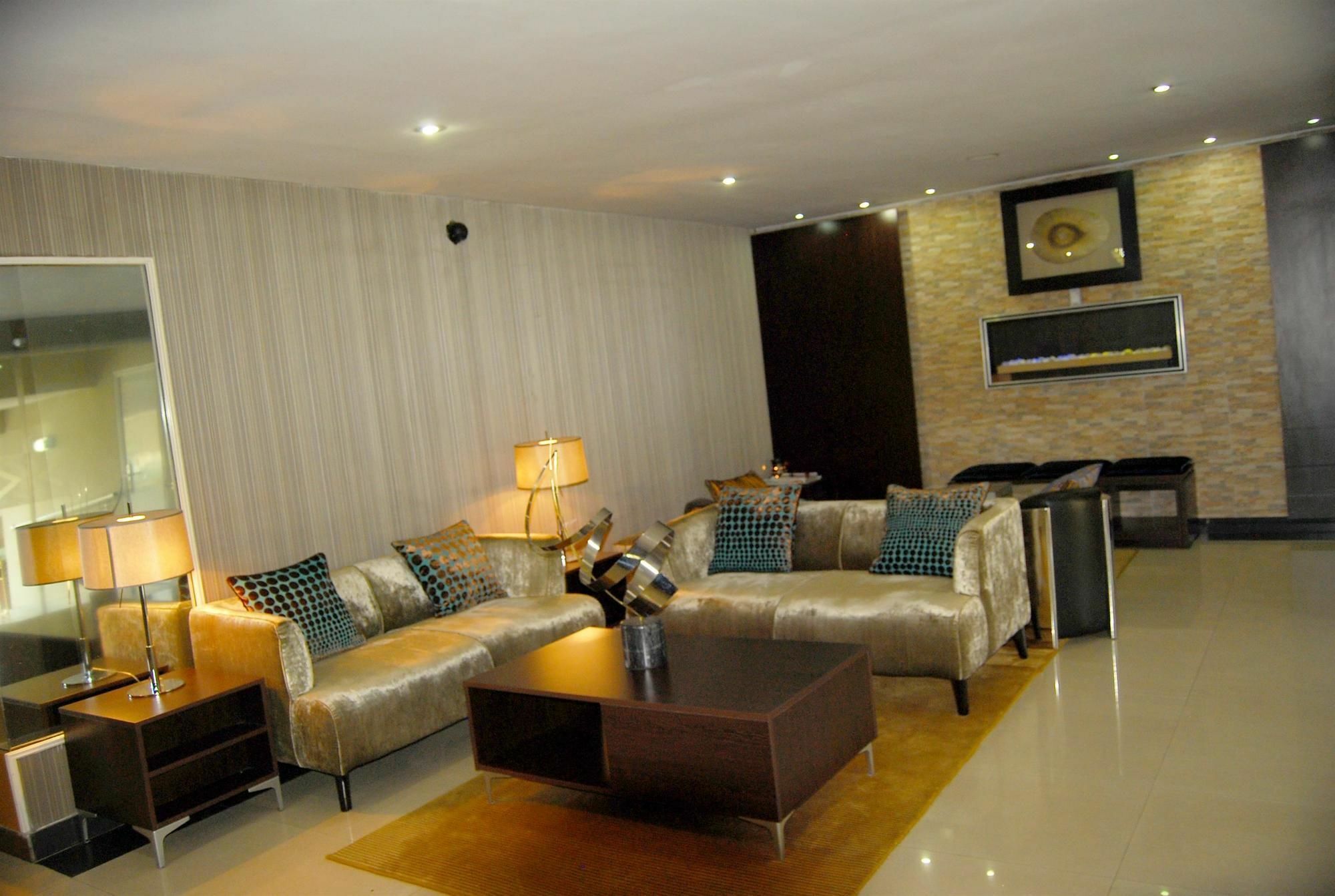 BW Starfire Hotel Ikeja Dış mekan fotoğraf