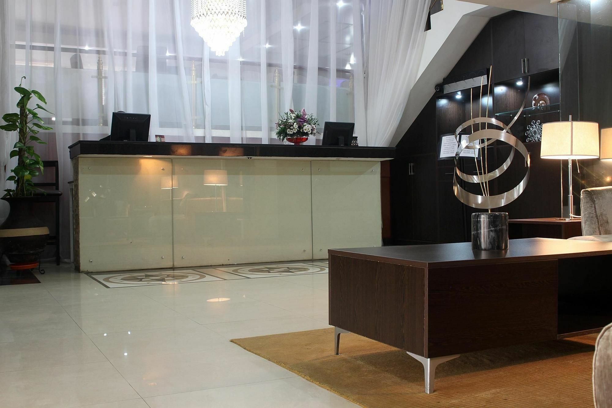 BW Starfire Hotel Ikeja Dış mekan fotoğraf